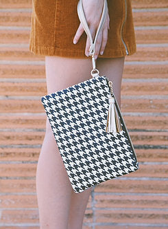 Tourist Wristlet - Houndstooth